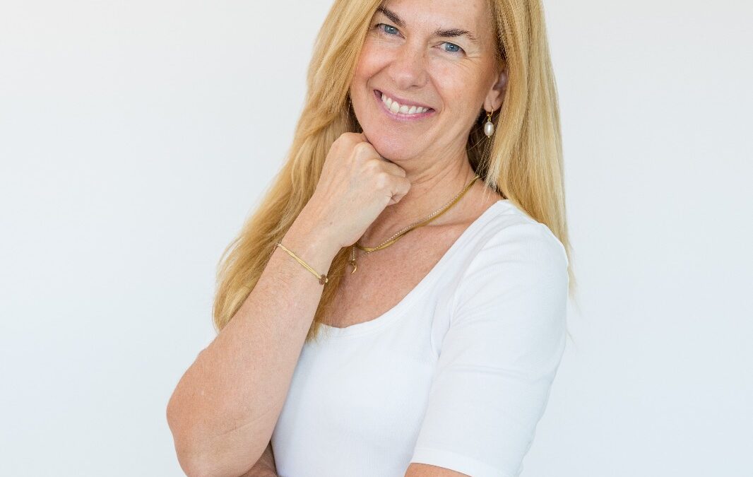 Sarah Luckam – Sarah English