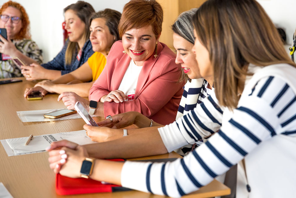 Plataformas de redes sociales para negocios femeninos